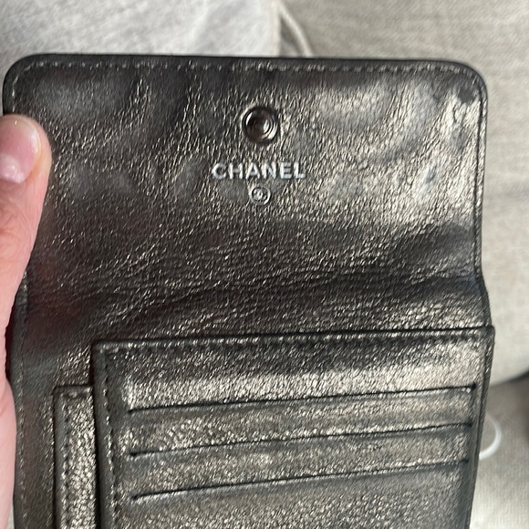 Chanel Camelia gold dusted compact trifold wallet with front snap closure w COA! - Picture 5 of 11